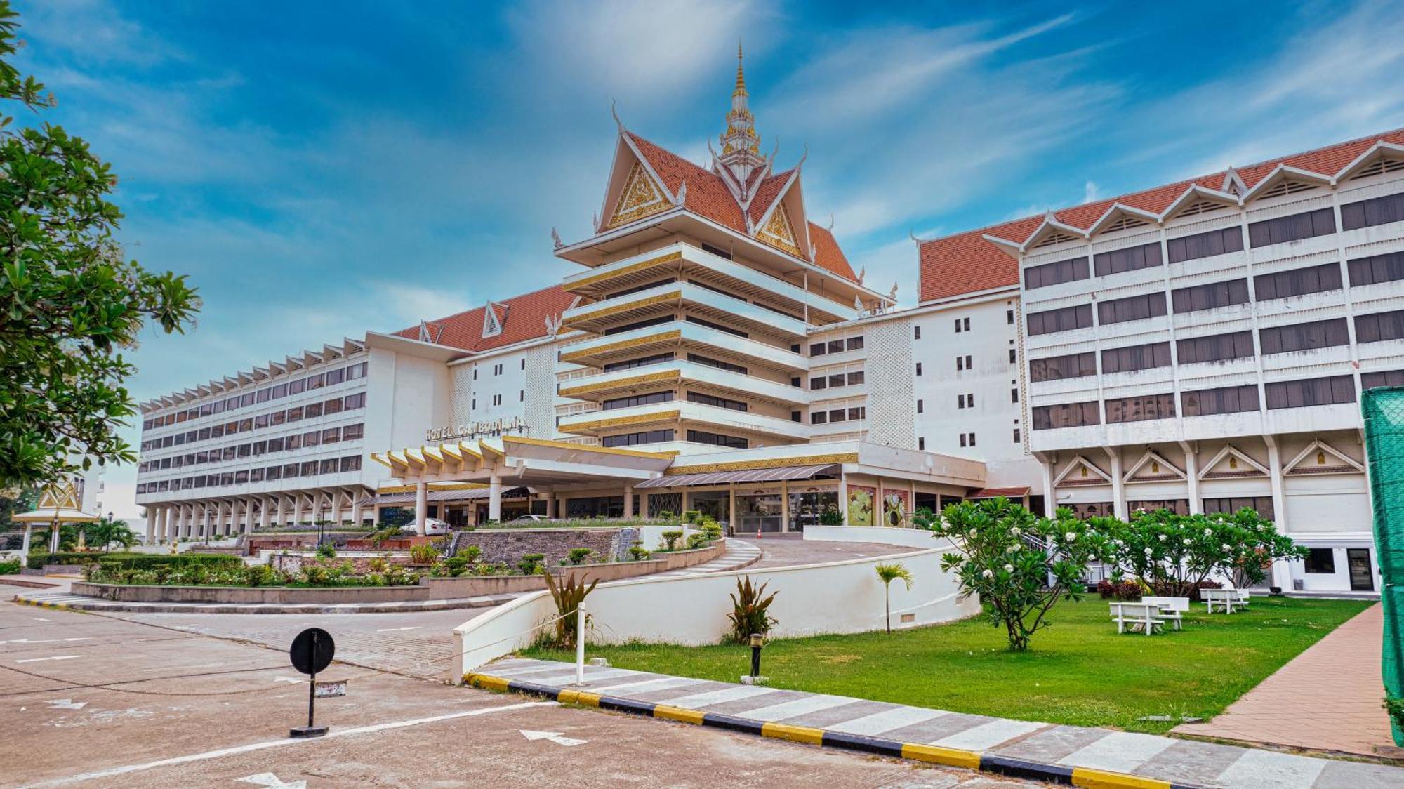 Hotel Cambodiana Phnom Penh Exterior foto