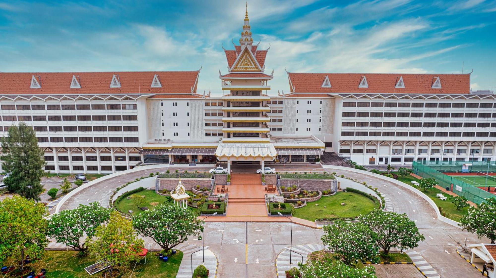 Hotel Cambodiana Phnom Penh Exterior foto